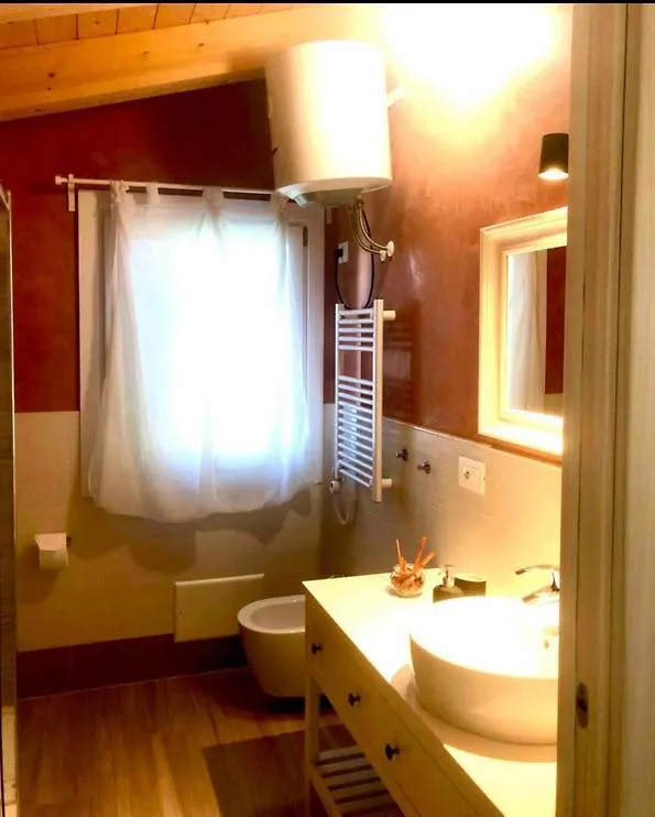 Apartment Mini Alloggi Il Vigneto Del Borgo Due Carrare