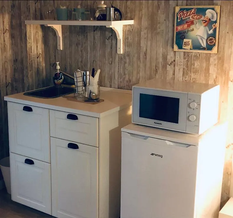 Apartment Mini Alloggi Il Vigneto Del Borgo Due Carrare Italy
