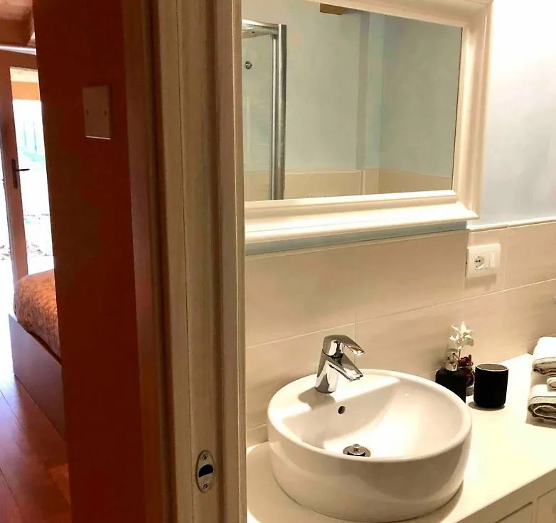 Mini Alloggi Il Vigneto Del Borgo Due Carrare